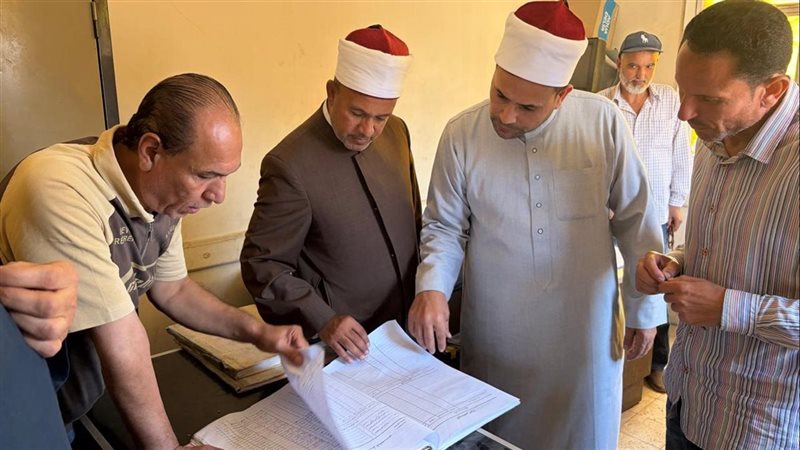 مرور مفاجئ لمدير أوقاف الإسماعيلية على إدارة القنطرة شرق وعدد من مساجدها