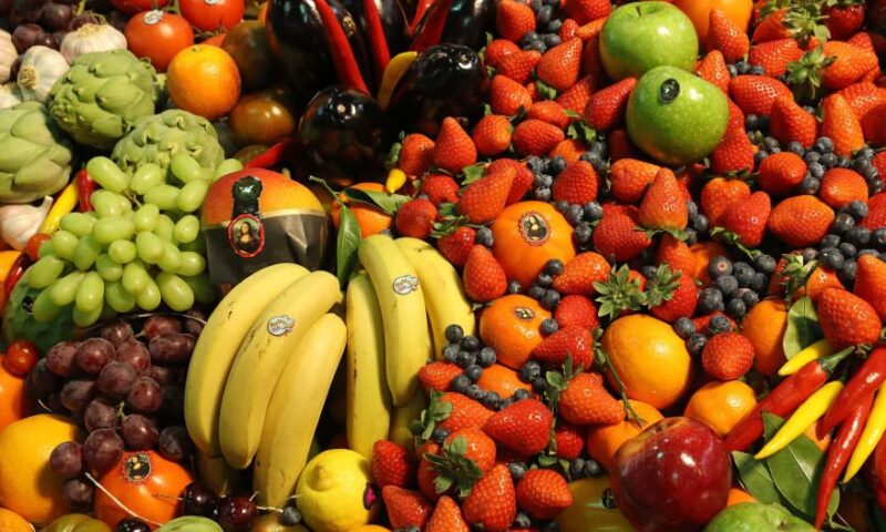 أسعار الفاكهة اليوم الثلاثاء.. التفاح المصري يسجل 58 جنيهاً