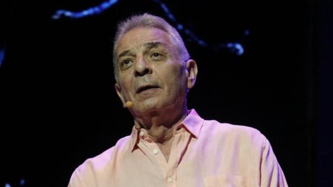 أعمال خيرية سرية.. أحمد كمال يكشف سرا عن محمود حميدة