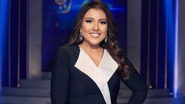 بالمايوه .. مي كساب تستعرض رشاقتها