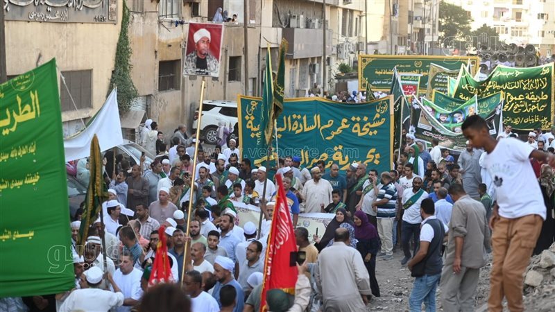 احتفالا بالمولد النبوي، انطلاق الموكب الصوفي عقب صلاة العصر من مسجد الجعفري إلى الحسين