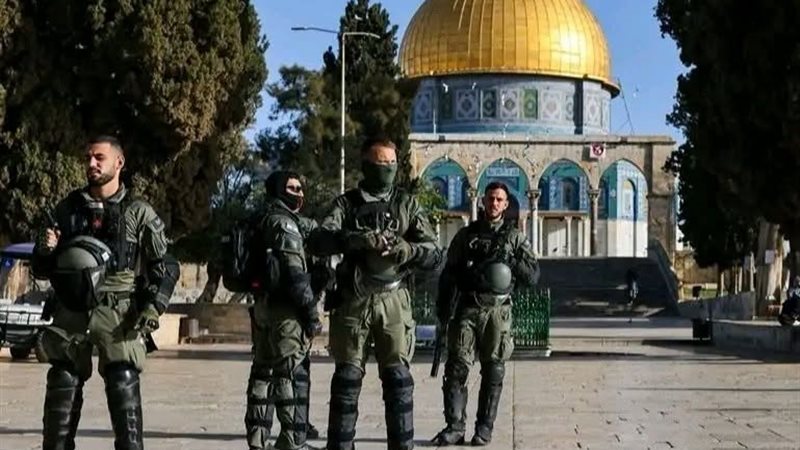 الاحتلال الإسرائيلي يعتقل 5 فلسطينيين بينهم طفل وسط هجمات للمستوطنين بالرصاص الحي
