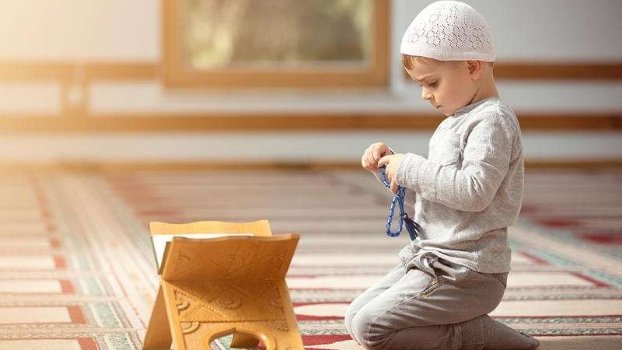 بدون ضغط عليهم.. أمين الإفتاء يوضح الطريقة الصحيحة لتشجيع الأطفال على الصلاة