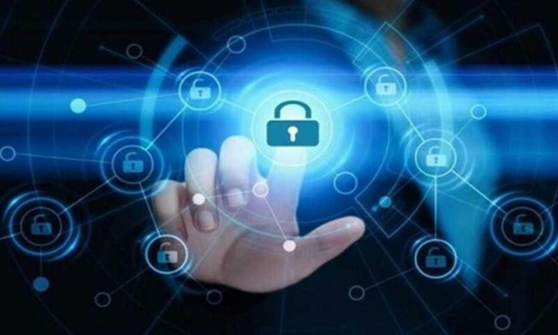 الإمارات تحبط هجمات سيبرانية متقدمة استهدفت قطاعات الطيران والطاقة والتعليم