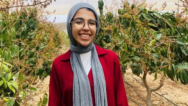 من جامعة العريش إلى الزراعة الذكية.. حنين محمود تطور مشروعا لمكافحة الآفات بالذكاء الاصطناعي