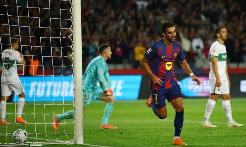 فيران توريس يضع برشلونة ومدربه فليك في حالة انتظار