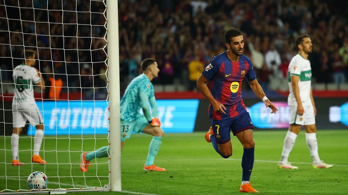  فيران توريس يضع برشلونة ومدربه فليك في حالة انتظار