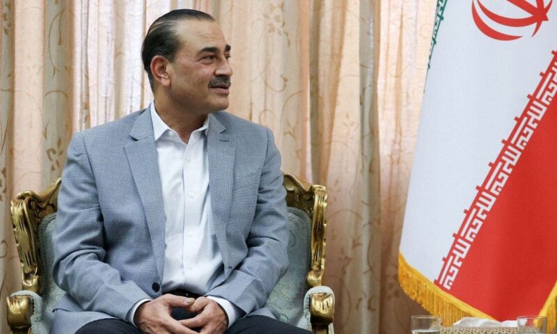 قائد الجيش الباكستاني استبق زيارته لطهران باتصال مع ترامب