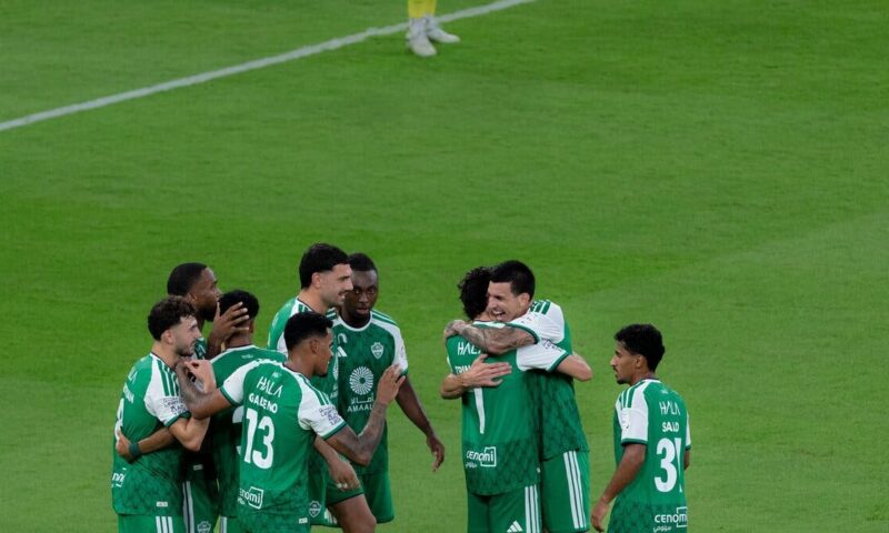 الأهلي يكتسح أبها.. والشباب يتعادل مع الخليج