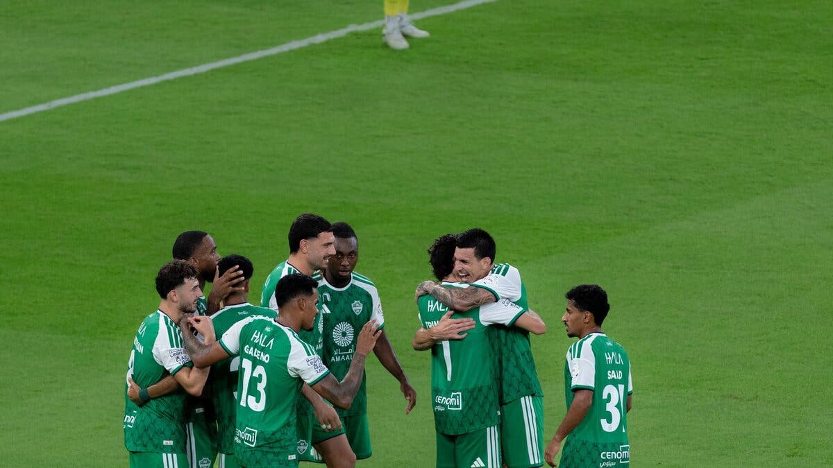 الأهلي يكتسح أبها.. والشباب يتعادل مع الخليج