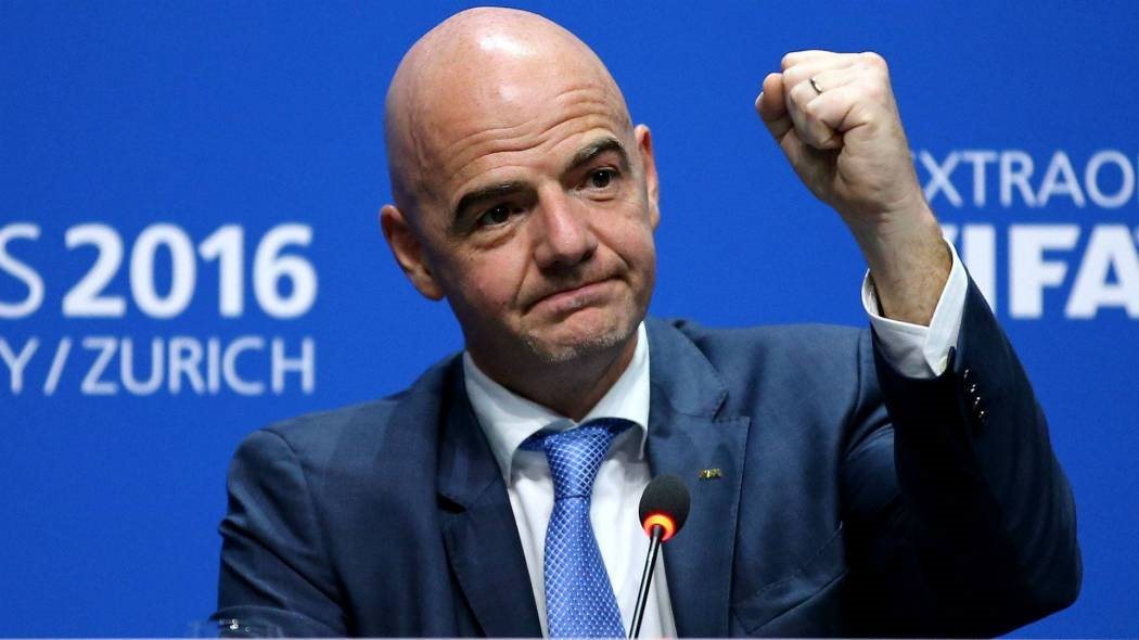 انتصر على الكبار .. شوبير يشيد بتشيفرين بعد سحب مشروع بيع كأس العالم