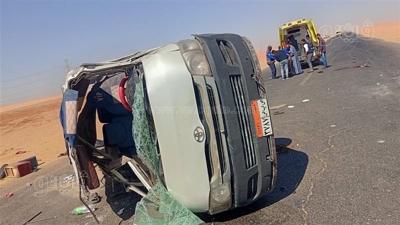 إصابة 5 أشخاص في انقلاب سيارة ميكروباص أعلى طريق الإسماعيلية الصحراوى