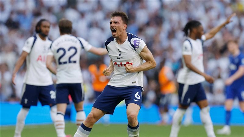 توتنهام يكتسح تشارلتون بخماسية في كأس كاراباو