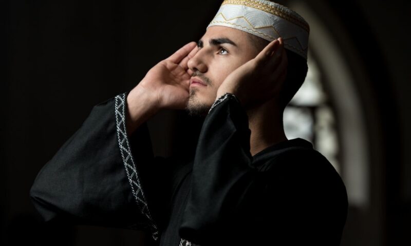 الأزهر للفتوى يوضح ضوابط إدراك الصلاة مع الإمام وطريقة دخول المسبوق