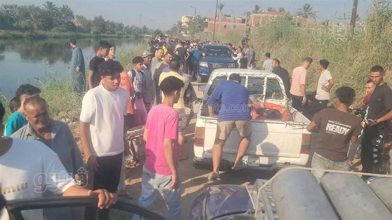 مصرع زوجين غرقًا في رشاح ببلبيس، الأهالي ينتشلون جثة الزوجة والإنقاذ يبحث عن الزوج