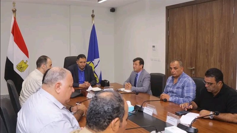 محافظ دمياط للقيادات المحلية الجديدة: التواجد الميداني وخدمة المواطنين أولوية قصوى