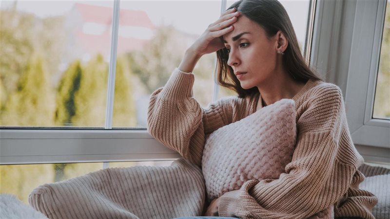 5 عادات نفسية تستهلك طاقتكِ دون أن تشعري