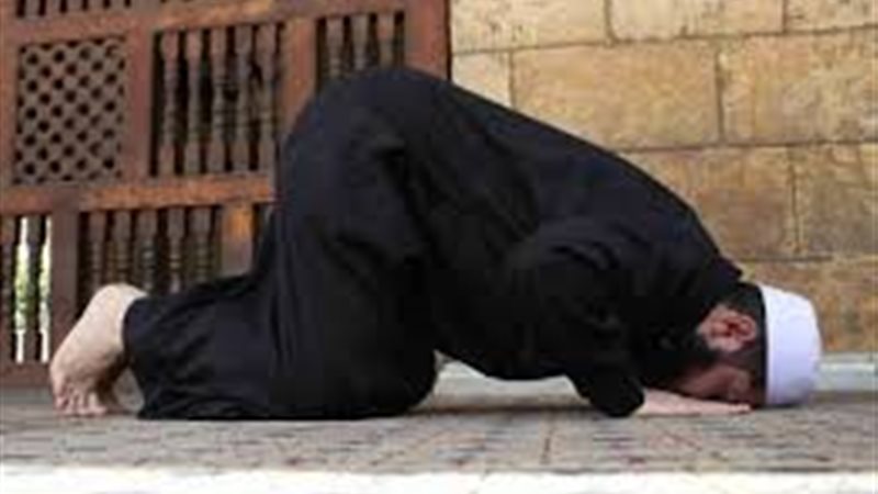 “اللهم اغفر لي ذنبي كله”، أفضل أدعية السجود كما وردت عن النبي
