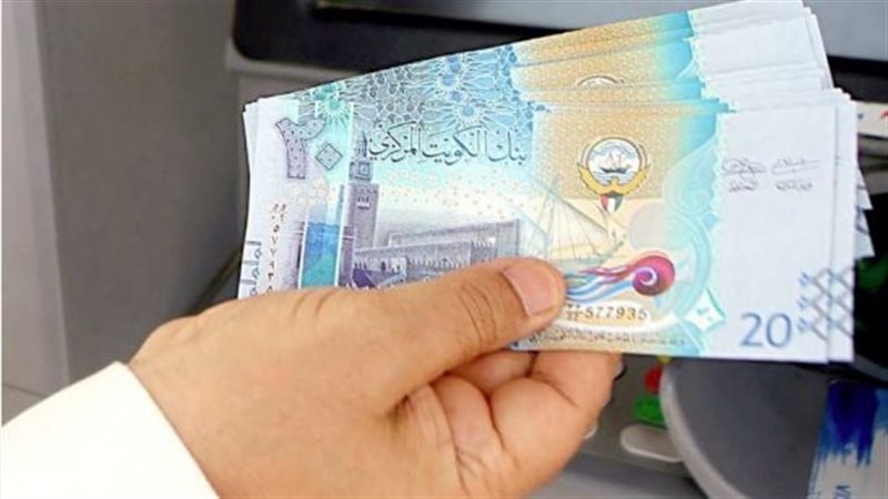 ارتفاع سعر الدينار الكويتي مقابل الجنيه في 5 بنوك