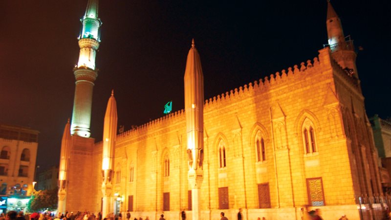 موعد أذان العشاء اليوم الأربعاء 19 -8 -2026 في القاهرة والمحافظات