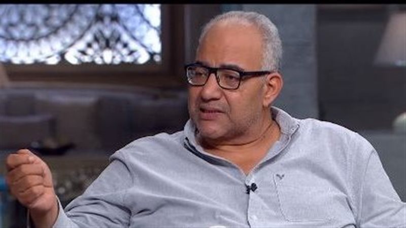 بعد إصابته بالحزام الناري، أشرف زكي يكشف تطورات الحالة الصحية لـ بيومي فؤاد
