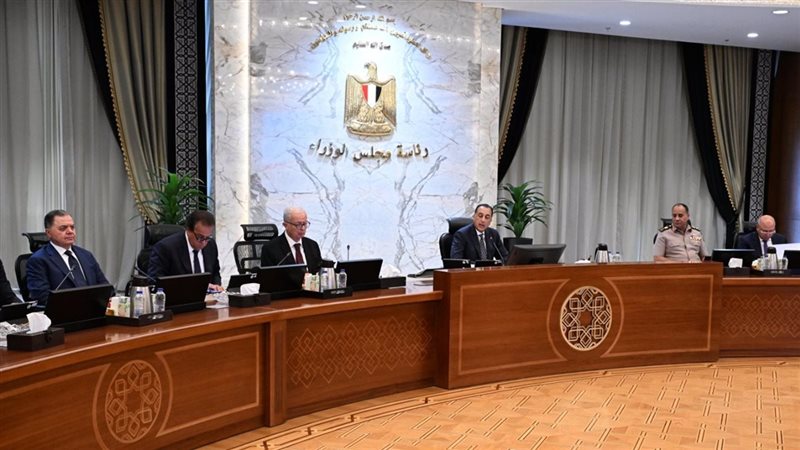 ماذا يحدث للدولار والتضخم؟.. مدبولي يكشف تفاصيل اجتماع الحكومة مع محافظ البنك المركزي