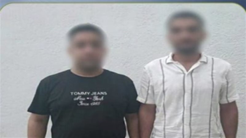 ممنوع الركنة هنا، سيارة أمام معرض تشعل مشاجرة تنتهي بإصابة صاحبه في دمياط