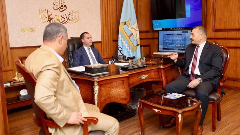 محافظ كفرالشيخ يناقش إجراءات تطبيق تكنولوجيا ترشيد استهلاك المياه (صور)