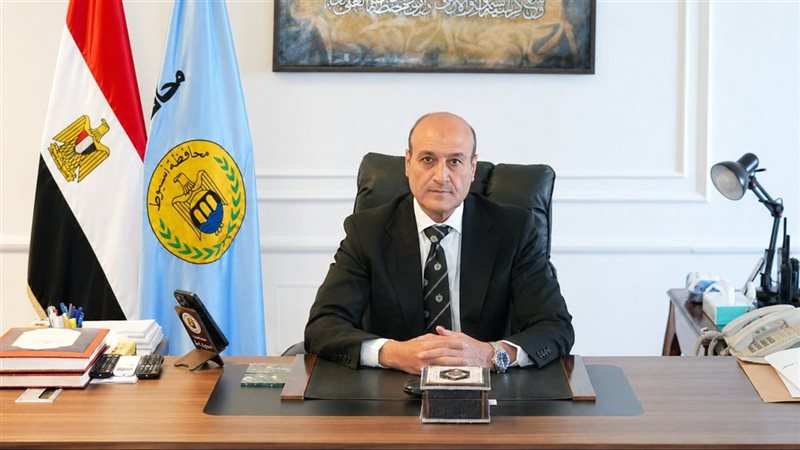 محافظ أسيوط يوجه بتوفير كامل الرعاية الطبية للطفل محمود شادي