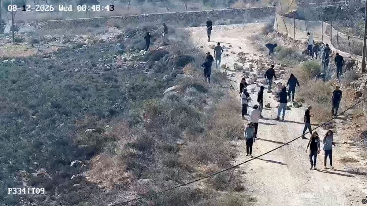 الجيش الإسرائيلي يفكك بؤرتين استيطانيتين جنوب نابلس