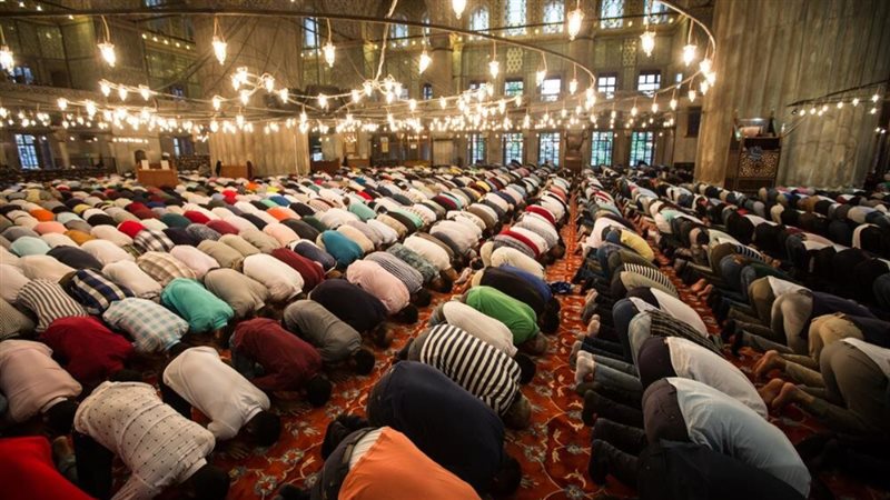 موعد أذان العشاء اليوم الأحد 30 – 8 – 2026 في القاهرة والمحافظات