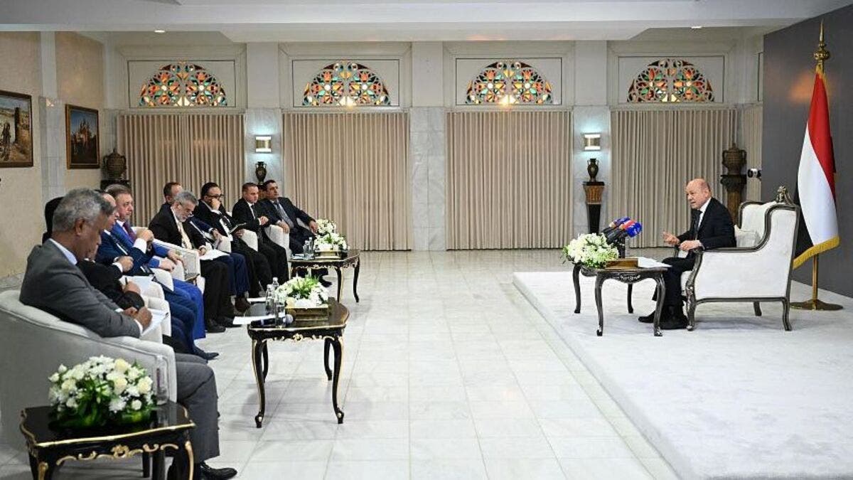 العليمي: لا تعارض بين الردع والسلام.. والقوات اليمنية موحدة