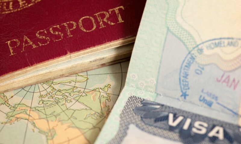 إدارة ترامب تلغي أكثر من 175 ألف تأشيرة لأجانب