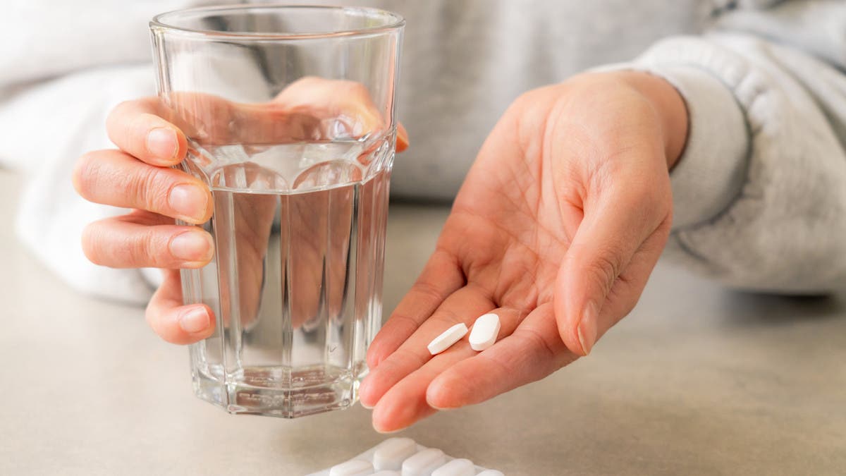 مأساة في مصر.. دواء خاطئ يصيب طفلة بالشلل ويشعل خلافاً طبياً