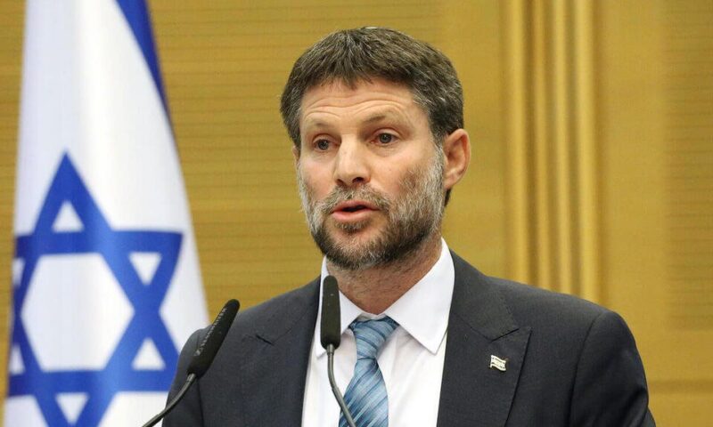 يجب تفكيك السلطة الفلسطينية.. سموتريتش يطالب نتنياهو بمنع عودة محمود عباس إلى رام الله