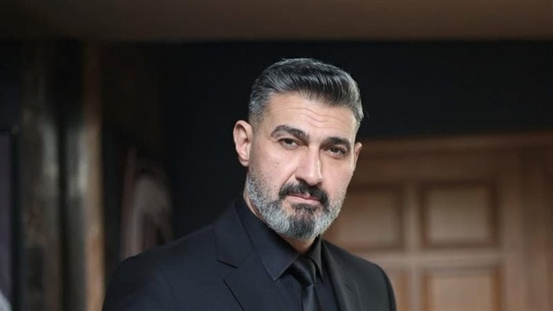 ياسر جلال يقف بجانب فهمي بدوي في محنة مرضه، زيارة ليلية ودعم مالي ورسالة مؤثرة لعائلته