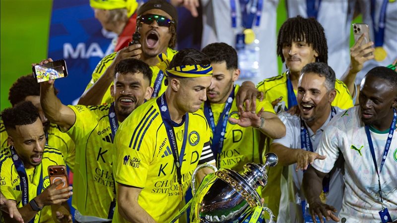 الدوري السعودي يفتتح النسخة الـ51 اليوم.. عمر السومة يتصدر قائمة الهدافين التاريخيين.. رونالدو يواصل المطاردة.. 9 تغييرات في المدربين.. وعماد متعب يخلد اسمه بدوري روشن