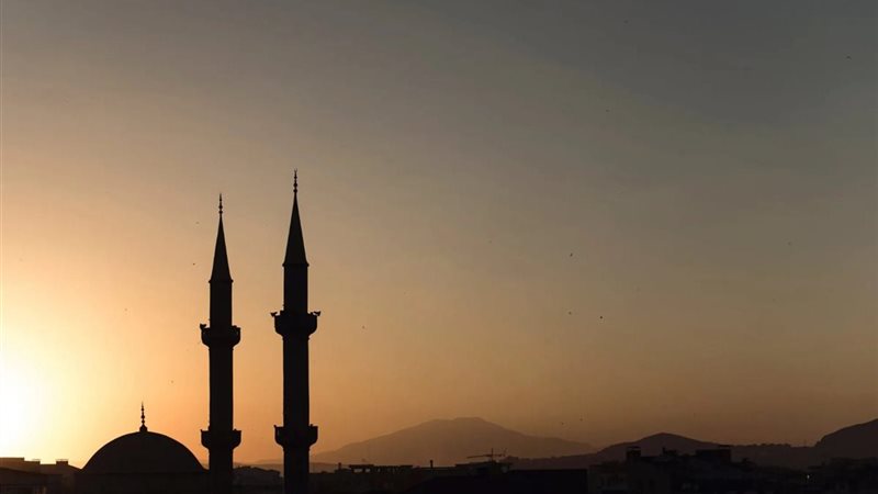 مواقيت الصلاة اليوم الجمعة، موعد أذان المغرب في القاهرة والمحافظات