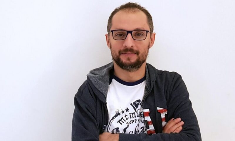 لم أهاجم الدين.. محمد سليمان عبد المالك يرد على انتقادات ظهور منتقبات فى “بنج كلي”