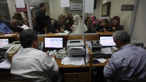 متى يستحق العامل إجازة بأجر كامل؟.. حالات حددها قانون العمل الجديد