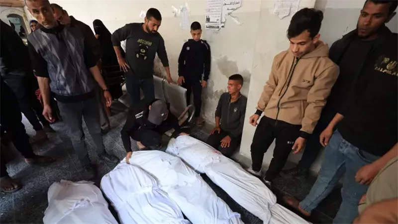 انتشال جثامين 50 فلسطينيا من تحت الأنقاض