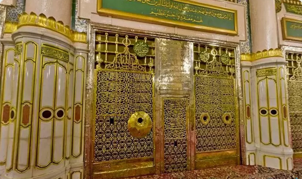 هل يجوز للسيدة التي فاجأها الحيض زيارة قبر النبي صلى الله عليه وسلم؟.. مُفتي الجمهورية يجيب
