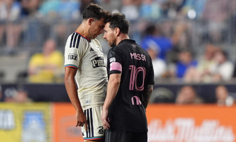 صفع منافسه.. تغريم ميسي في الدوري الأميركي