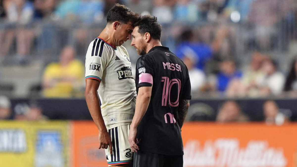 صفع منافسه.. تغريم ميسي في الدوري الأميركي