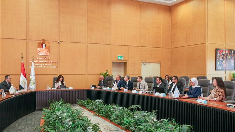 وزيرة الإسكان تبحث تطوير منظومة النقل الجماعي بالمدن الجديدة