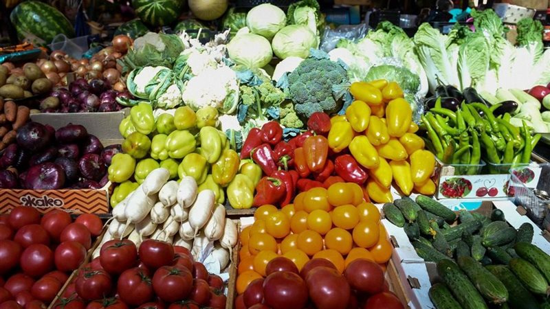 سعر الخضار اليوم، ارتفاع 8 أصناف منهم الطماطم والليمون والبصل