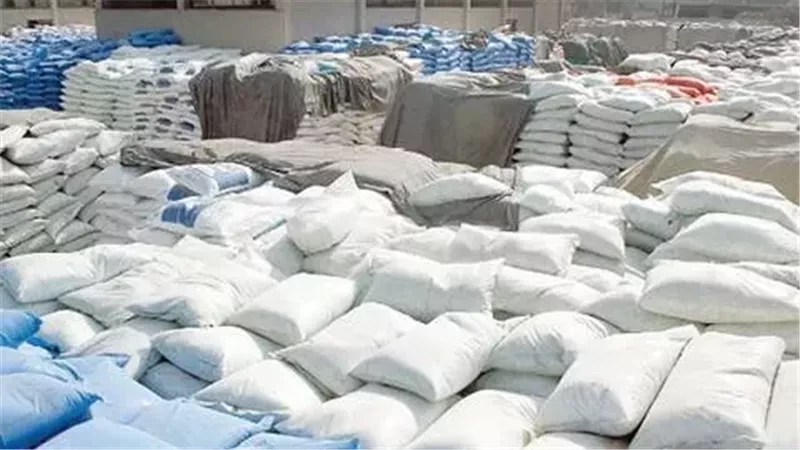 290 جنيهًا للمدعم و1000 جنيه للحر، أين يقف الفلاح بين سعري السماد؟ الزراعة ترد