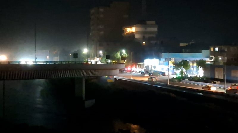 تحولت إلى وكر للجريمة ومصائد للموت، استغاثة أهالي قنا من عدم إنارة الكباري (فيديو)