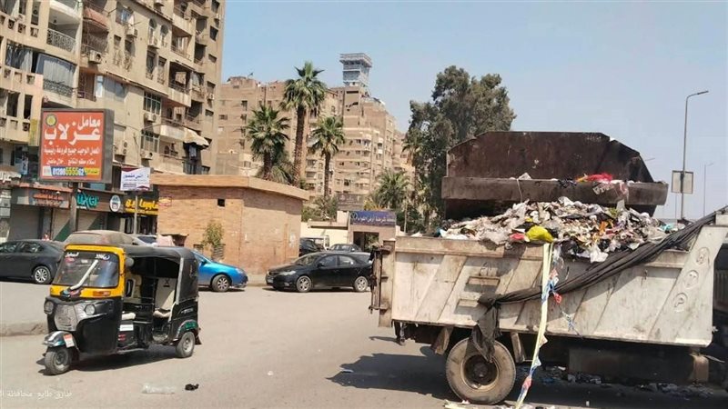 حملات نظافة عاجلة وضبط مخالفات البناء ومخازن فرز المخلفات بأبو النمرس والهرم وإمبابة