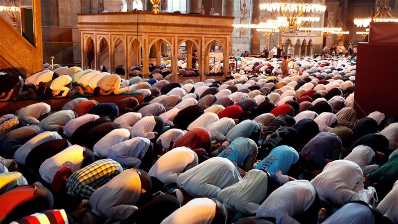 موعد أذان العشاء اليوم الأحد 16 -8 -2026 في القاهرة والمحافظات